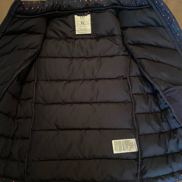 Gap puffer vest NWT - Picture 2 of 2